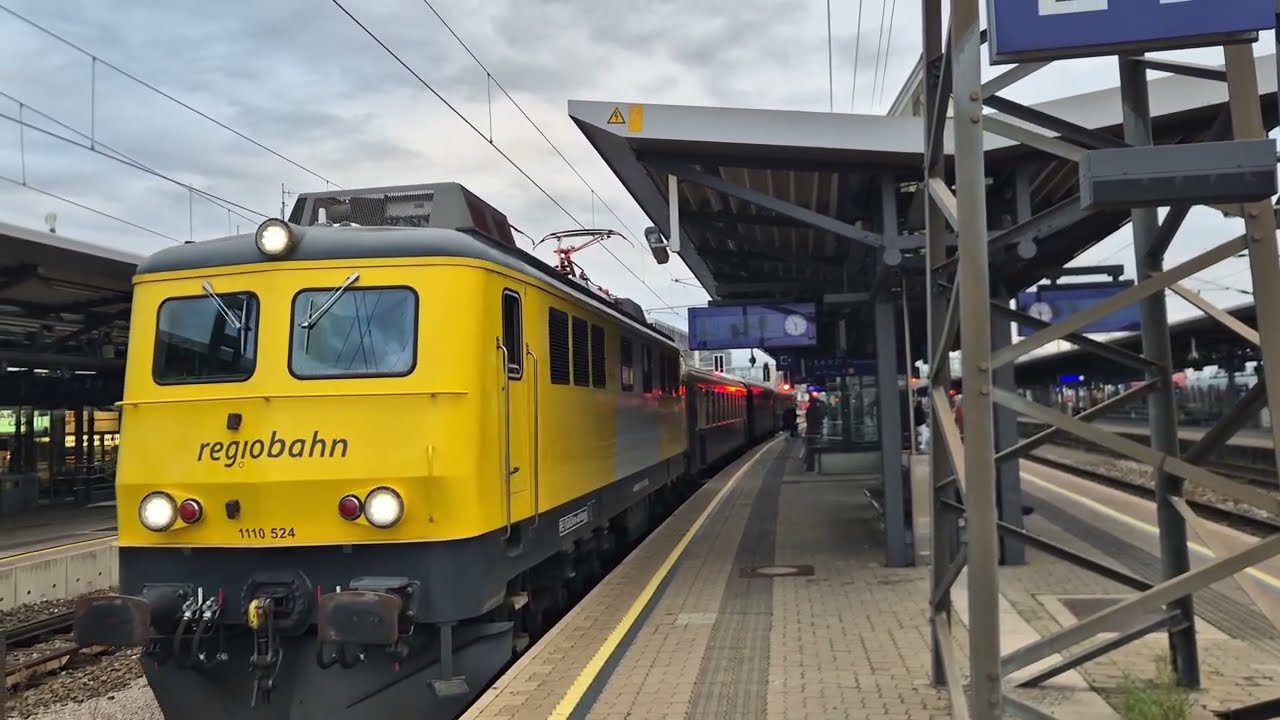 Abfahrt des Sonder-Erlebniszug 14842 am 27.09.2025 in Wr. Neustadt Hbf