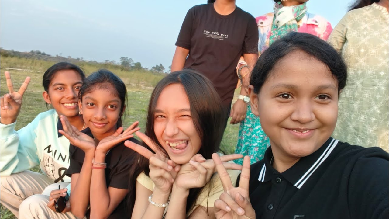 Playing BRING WEIRD THINGS in Picnic 🧺 