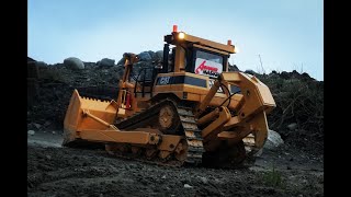 RC4WD BULLDOZER PUSHING STUFF! RC