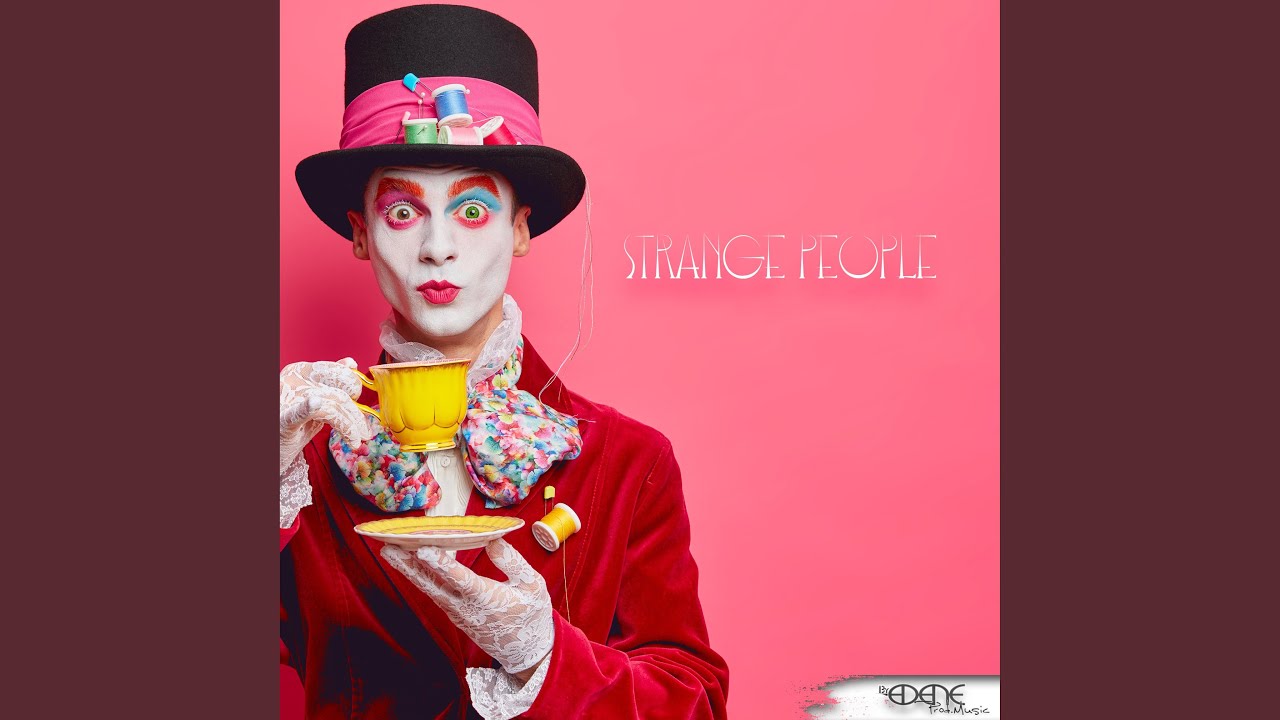 Tonton Strange people di YouTube Tonton Strange people di YouTube