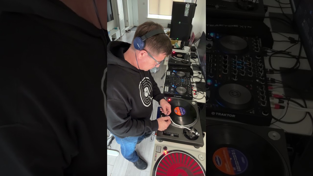 Sunday Vinyl Pitch Ride