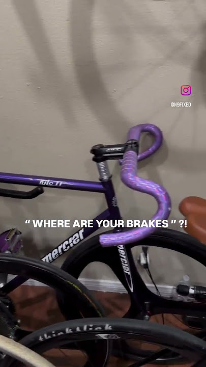 FIXED GEAR. ALL LEGS. NO BRAKES 💪🏻 #fixie #fixiebike #bikelife #cycling #fixedgear #fixedgearbike