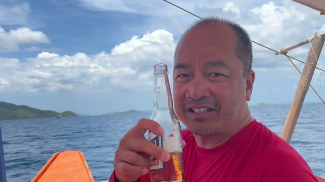 Coron:  Reef and shipwreck, Lusong Gunboat, Lusong Coral Garden, Pass Island