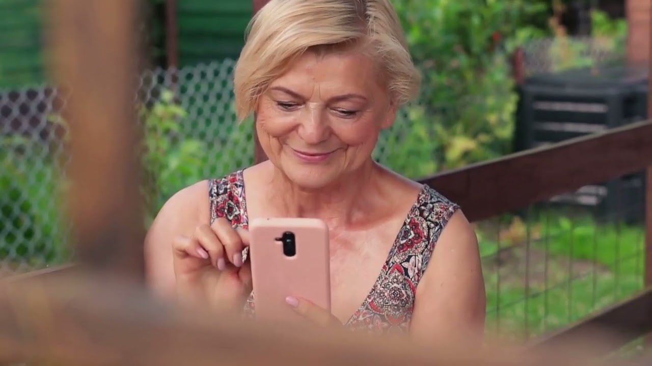 Tech Guide for Seniors: Master Your Smartphone & Social Media ! Beginnerguide