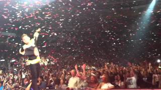 Glee Live Boston-"Somebody To Love"/Finale [6/7]