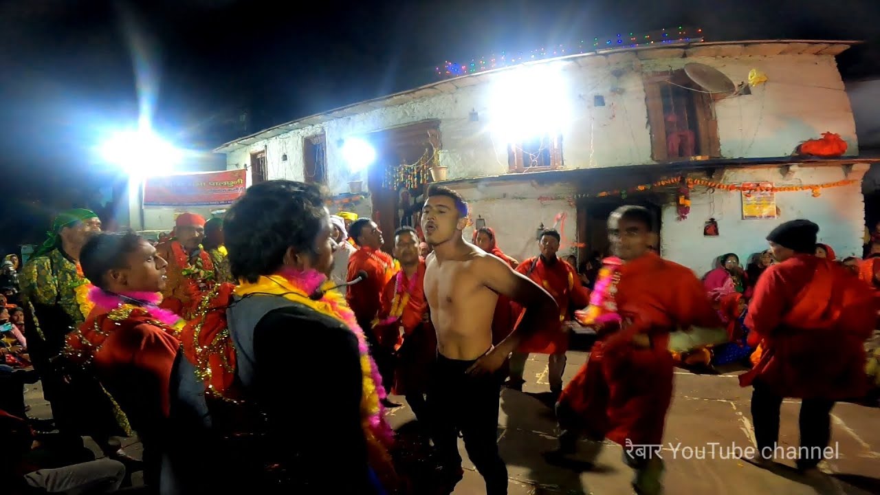 काल रात्रि के पर्व पर काली के काल रूप और वीरभद्रों के रौद्र रूप में पालछुनी गांव।। रैबार।। जागर।।