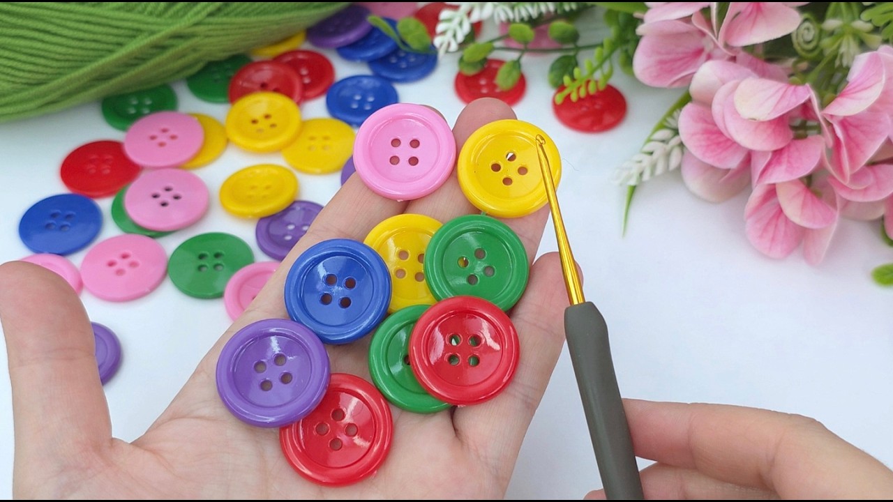 Ух ты! Супер красочный мотив крючком из пуговиц | Уникальный и весёлый дизайн своими руками 