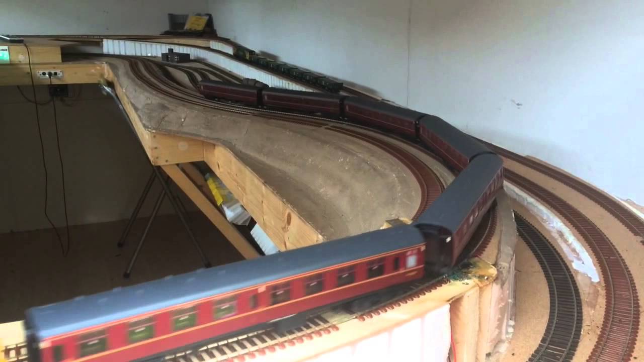 2 trains running in opposite directions on the layout YouTube