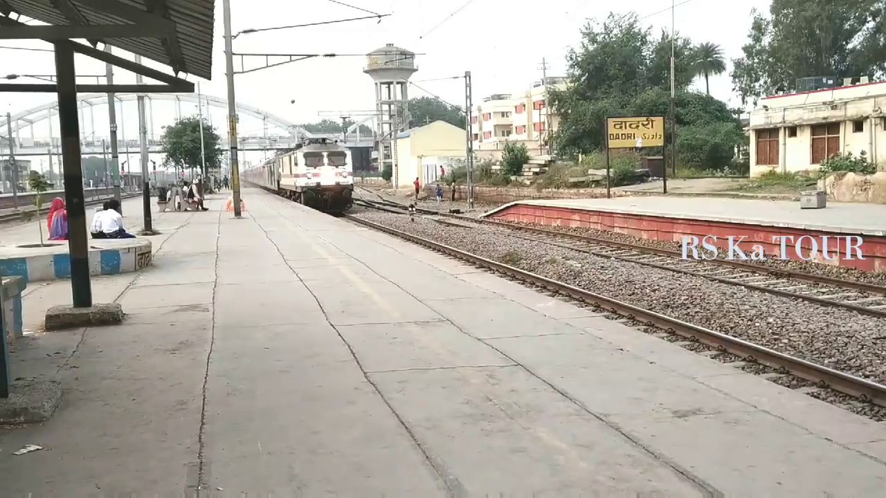 Dangerous Rajdhani full speed at Dadri