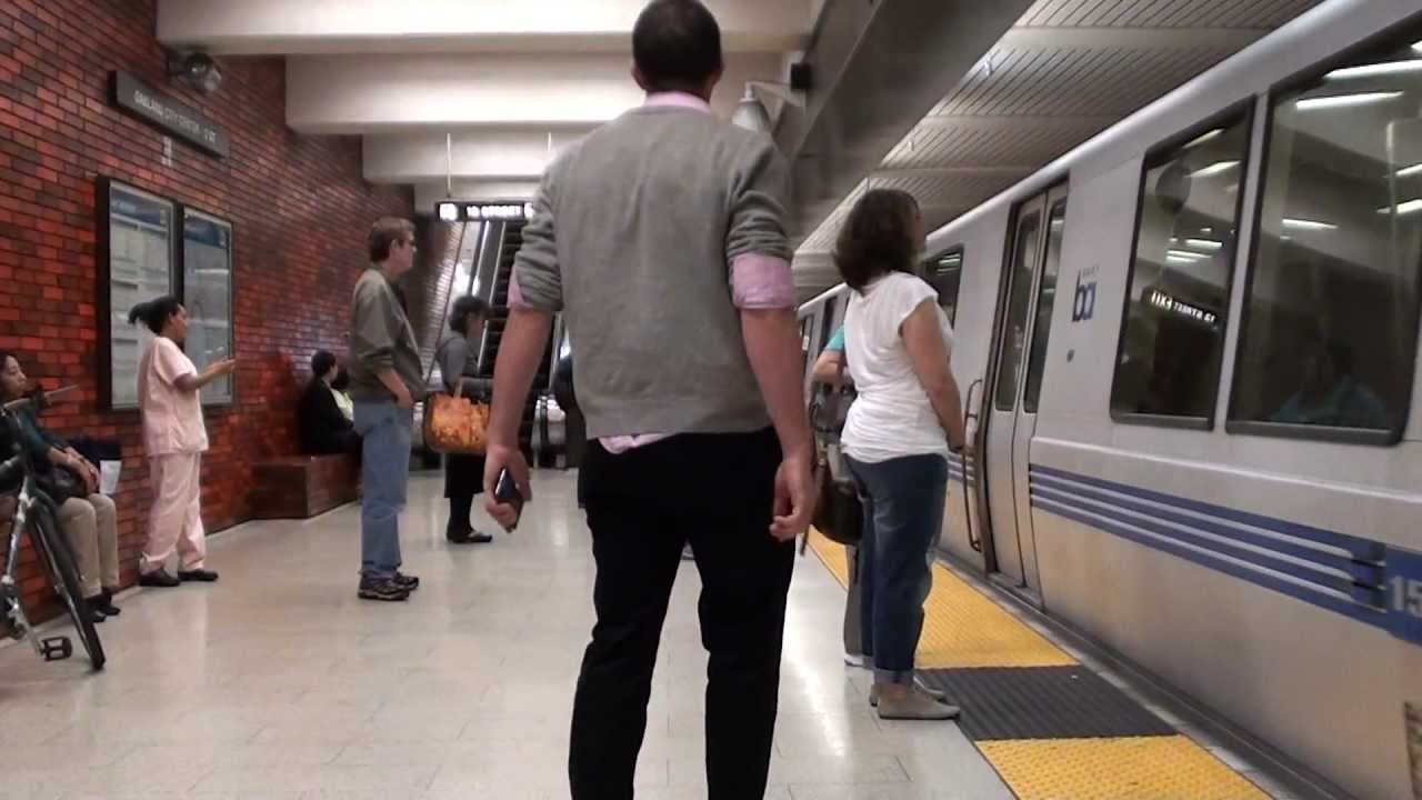 sf-sfo-airport-millbrae-train-arriving-at-12th-st-oakland-city-center