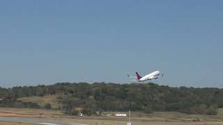 Delta Airlines Boeing 737-800 Takesoff from Birmingham