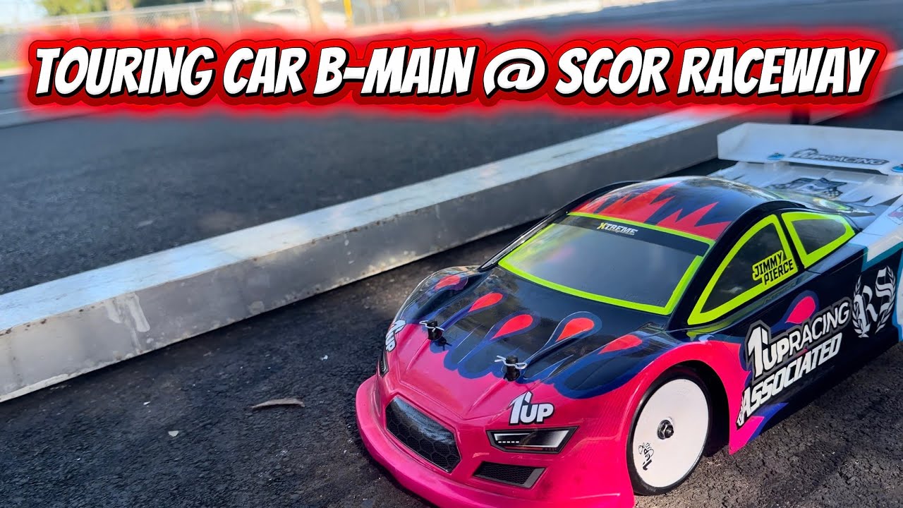 Гонка B-main RC класса Touring Car 17.5 на трассе SCOR Raceway в Анахайме, Калифорния. Состоялась...
