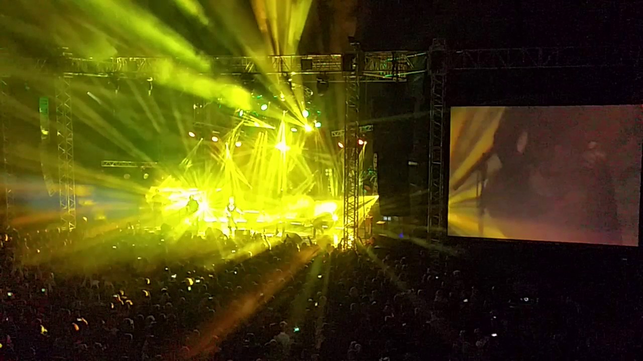 Би-2, Скользкие улицы (Иномарки целуются), Архангельск, 29.11.2016 ...