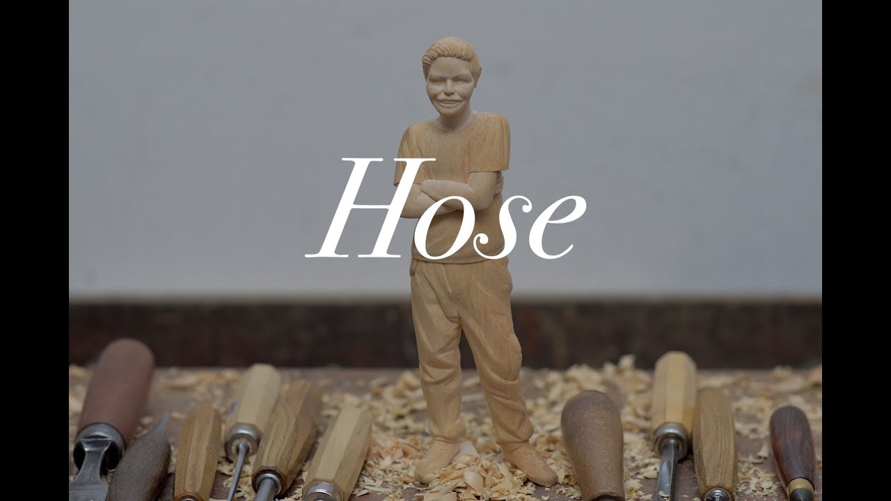 Hose schnitzen / Junge aus Linde