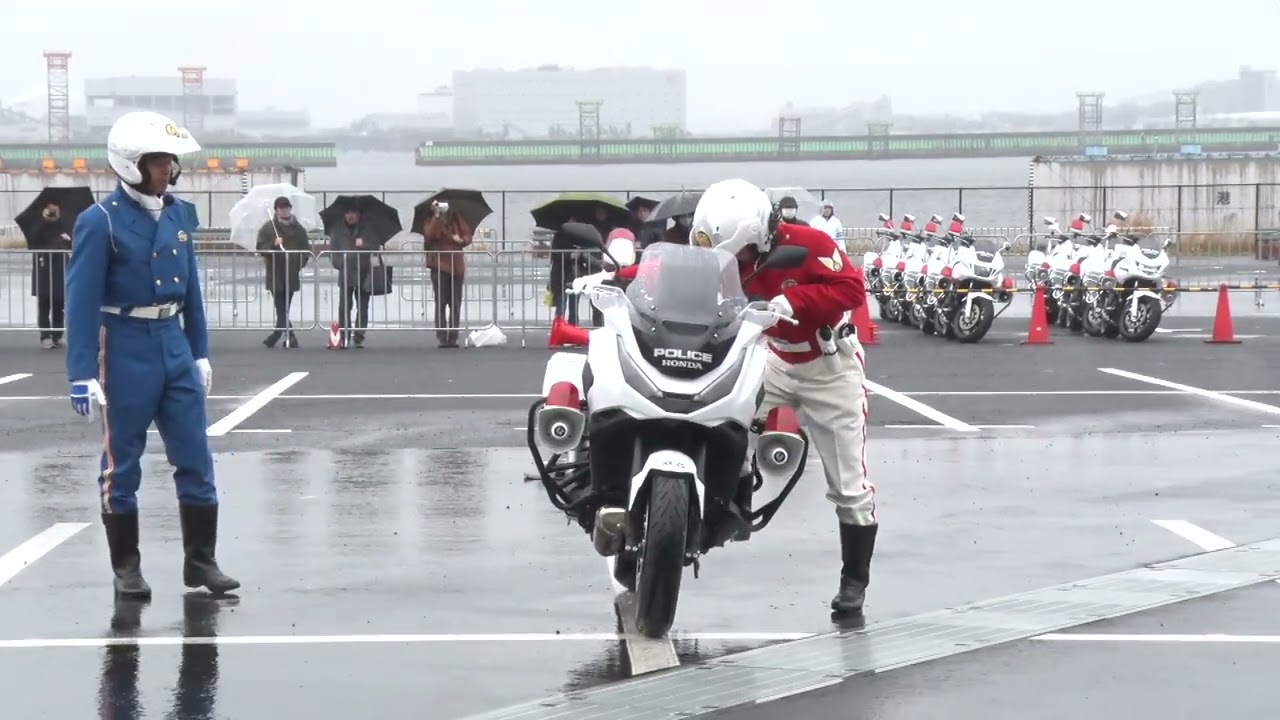 警視庁 白バイ隊のワンポイントレッスン！【第52回 東京モーターサイクルショー】3月29日（土）13:30〜14:00