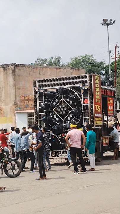 Badshah DJ mauranipur Coming today in jhansi ganpati sadar bazar visarjan...👌👌 #badshah