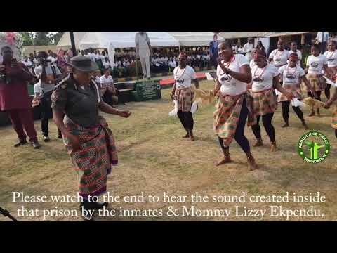 The best cultural dancers are in the female prison in Lagos. Watch and share, please