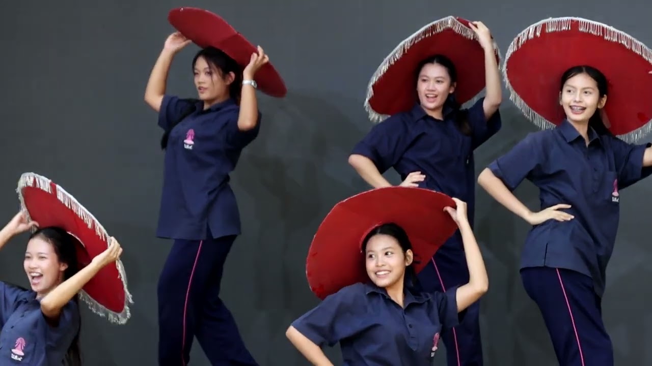 ซ้อมการเเสดง ดาวรุ่งลูกทุ่งบดินทร4  