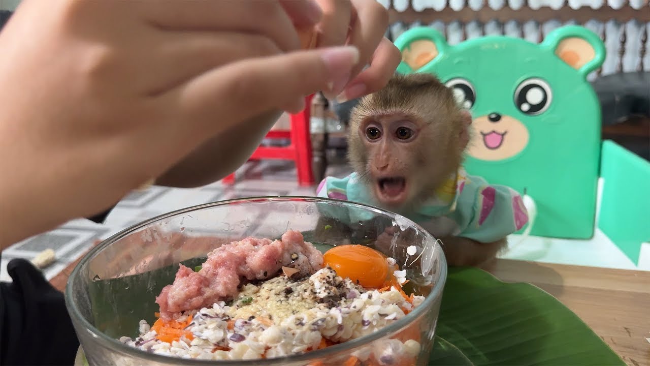 Princess Zim is excited to cook with her sister Miu