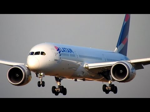 Latam Boeing 787 Dreamliner arriving at Frankfurt