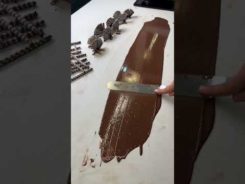 أشكال من الشيكولاتة لتزين التورت خياااال محمد حامد     