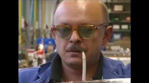 How It’s Made Laboratory Glassware (2).mp4