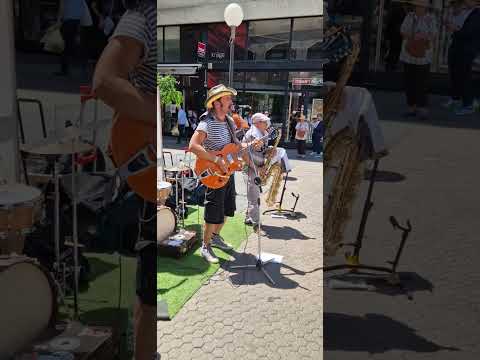 Upravo u srcu Zagreba! 🎶  The River Sharks donose vrhunsku atmosferu i odličnu glazbu uživo! 🎸🔥