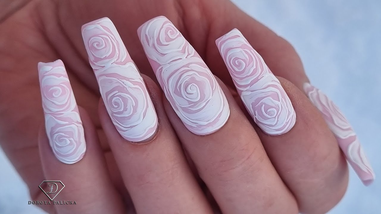 3D-текстурированные розы и распускающийся гель. Отличный вариант нейл-арта для начинающих.