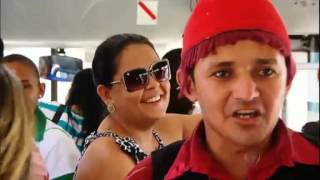 Achamos no Brasil: uma dupla de humoristas que transforma viagem de ônibus em Fortaleza