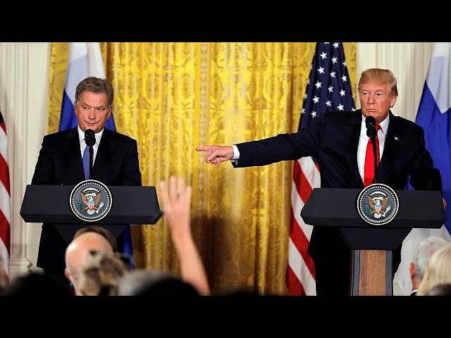 Трамп се збуни од две русокоси новинарки