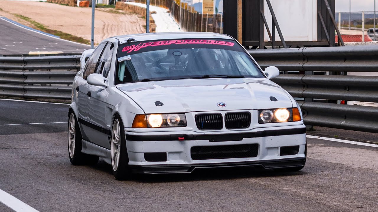 E36 S54B32 vs E36 S54B32 Jarama Race Madrid into the NIGHT!