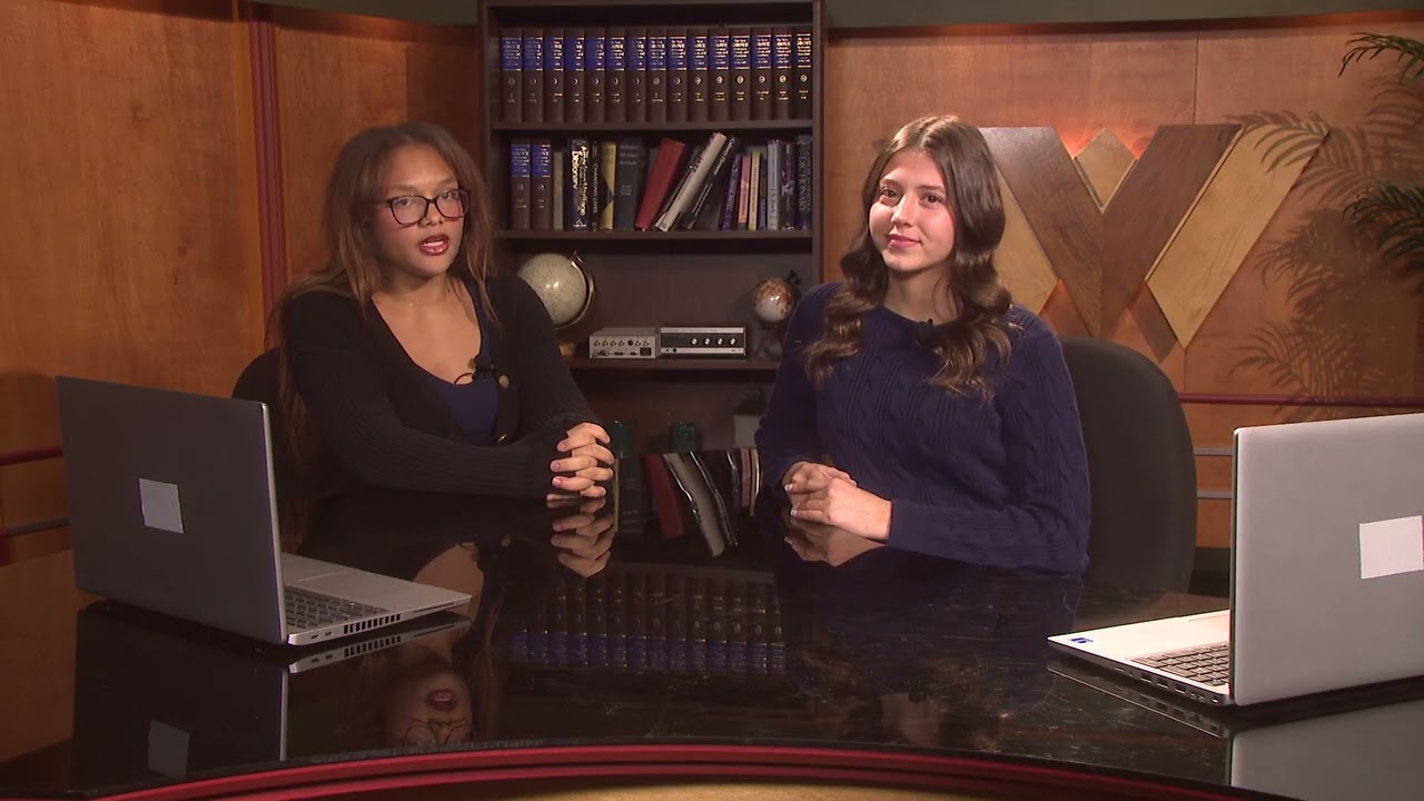 Студентки-журналистки 2026 года Невеа Сиггерс и Дженна Уокер обсуждают работу с веб-сайтом законо...