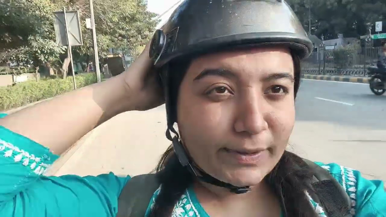 Aj gyi mumy ke sath ghumne ❤️#subscribe #like #food #viralvideo #trending #garhwaivlooger