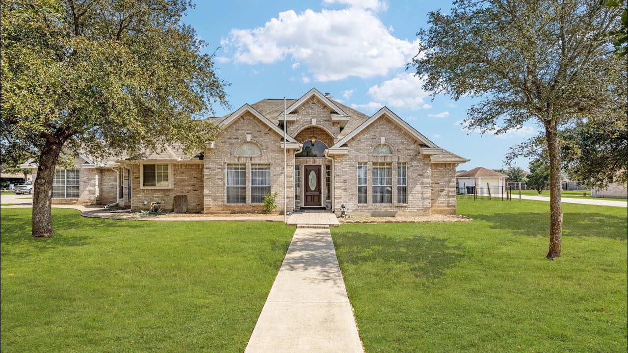 Virtual Tour: 221 CR 4720, Castroville TX 78009