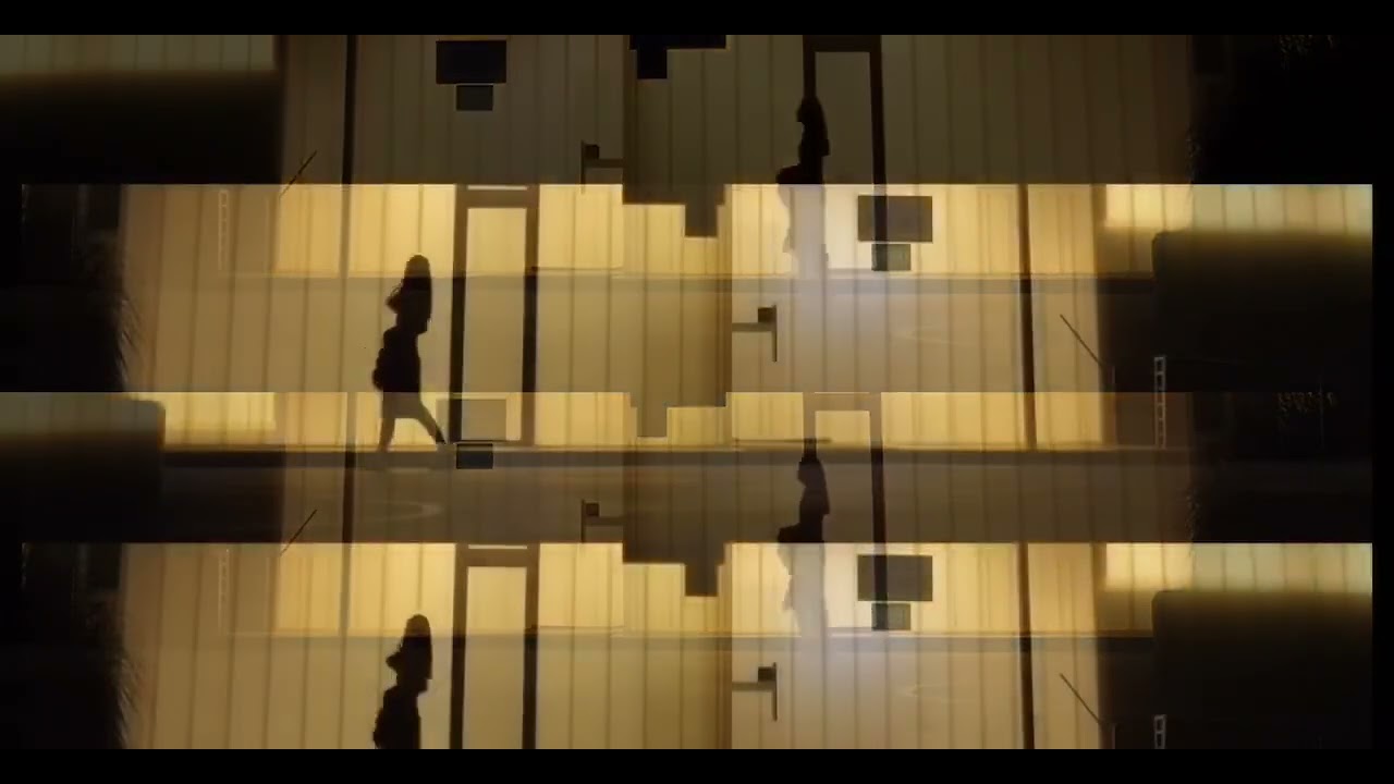 Today, a fashion show in light and shadow effects