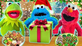 Kermit the Frog and Cookie Monster Make CHRISTMAS COOKIES! (Ft Elmo)