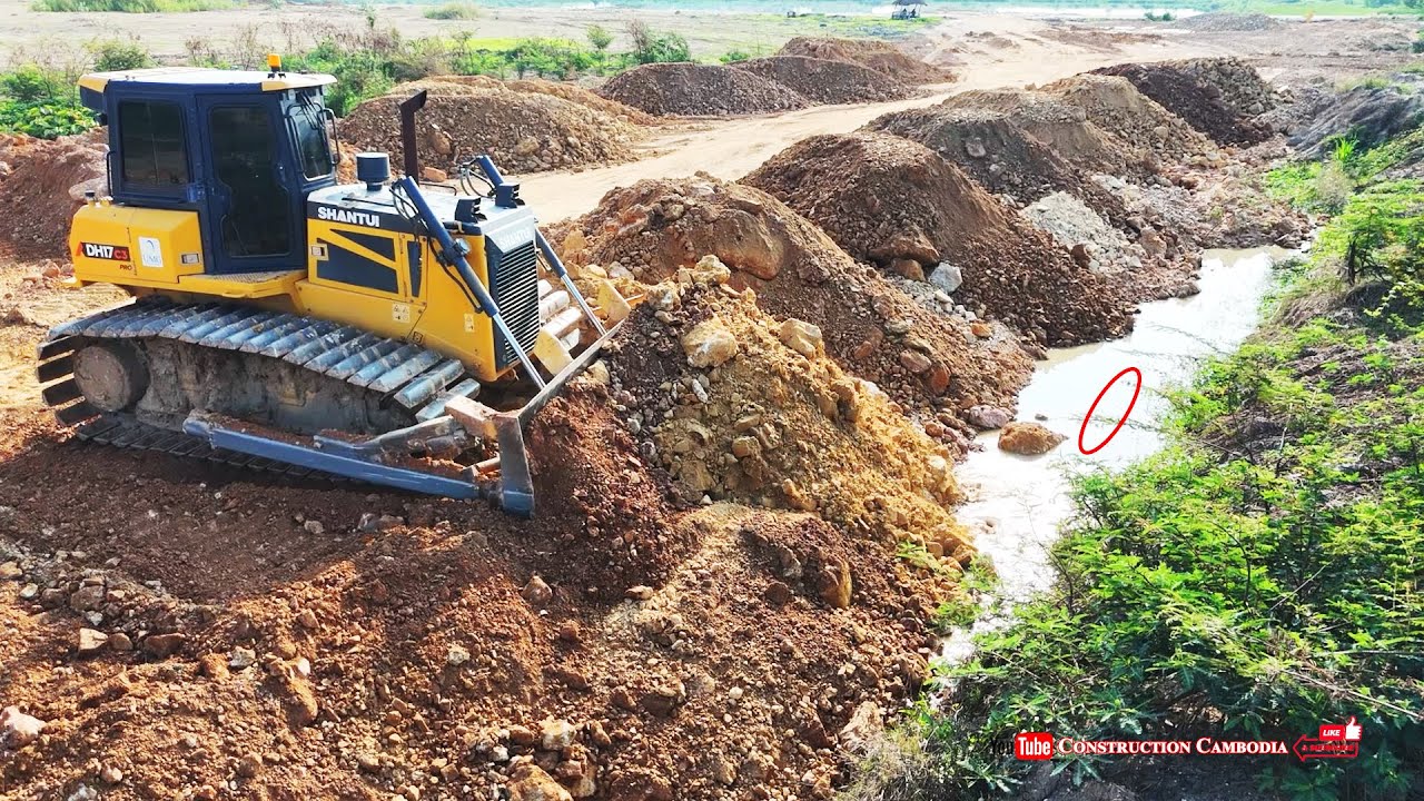 Nicely Complete Land Filling By Skills Shantui DH17c3 Dozer Pushing Soil And Dump Truck Dumping Soil