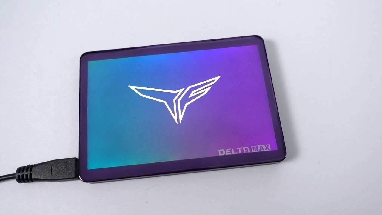 Team T-FORCE DELTA MAX SSD 1TB」をレビュー。マジックミラー構造LED