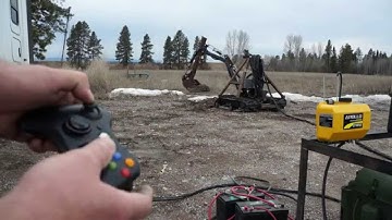 Arduino Excavator with XBOX 360 controller and video experimenter