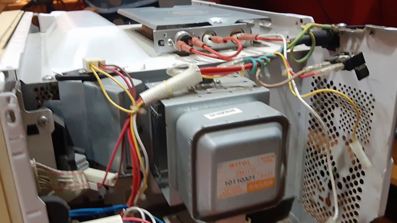 Microondas Bgh Quick Chef se calienta y apaga - YouTube