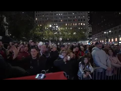 საახალწლოდ მორთული მეისი