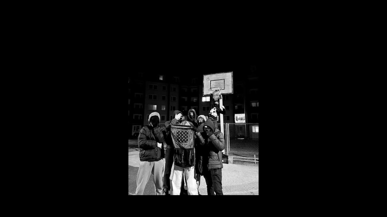 Svētki pilsētā [Prod:theskybeats/Mix:RΞ!NIX]