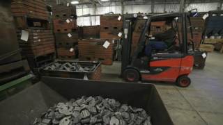KION North America: our customer Great Lakes Castings uses electric Linde trucks