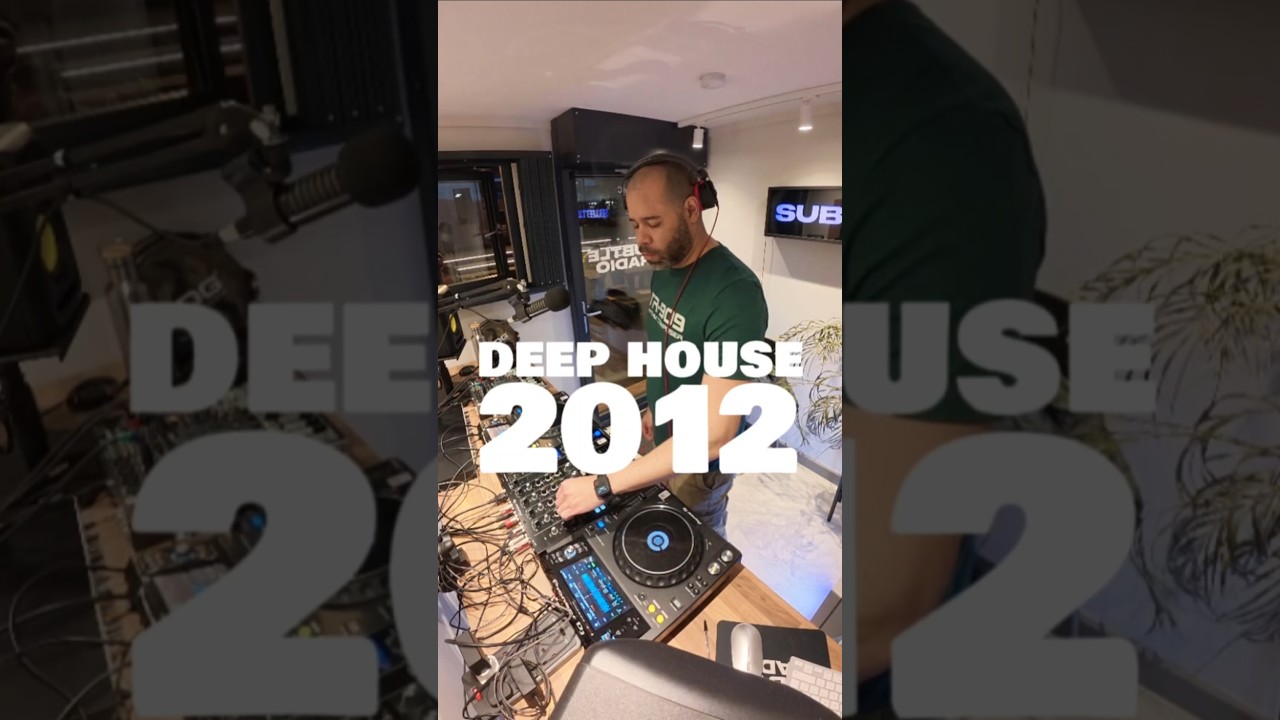 Clip of my latest release '2012' djing on Subtle Radio. 