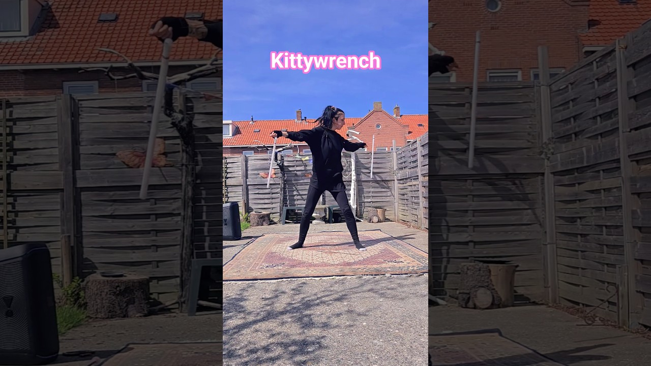 Kittywrench = double leviwand on 1 string ⚡️ #flowarts #kittywrench
