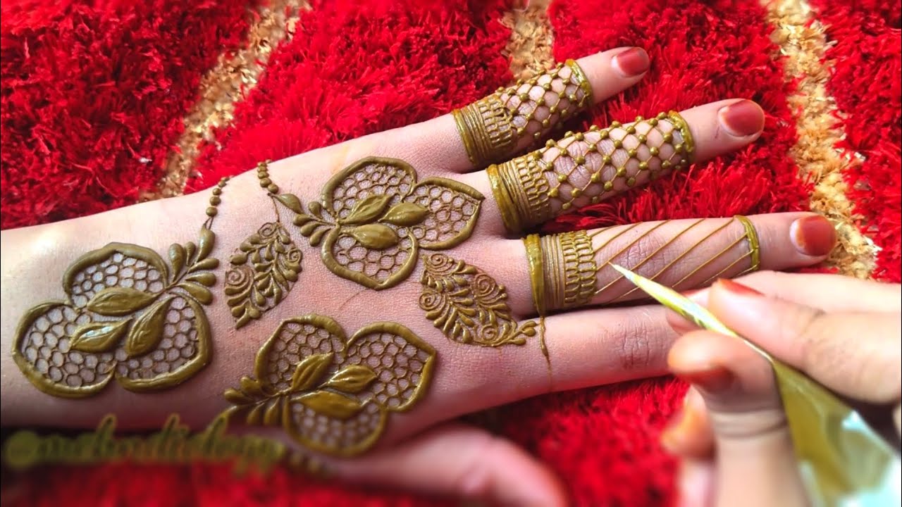 Elegant Floral Mehndi Design with Finger Net Pattern | Easy & Modern ...