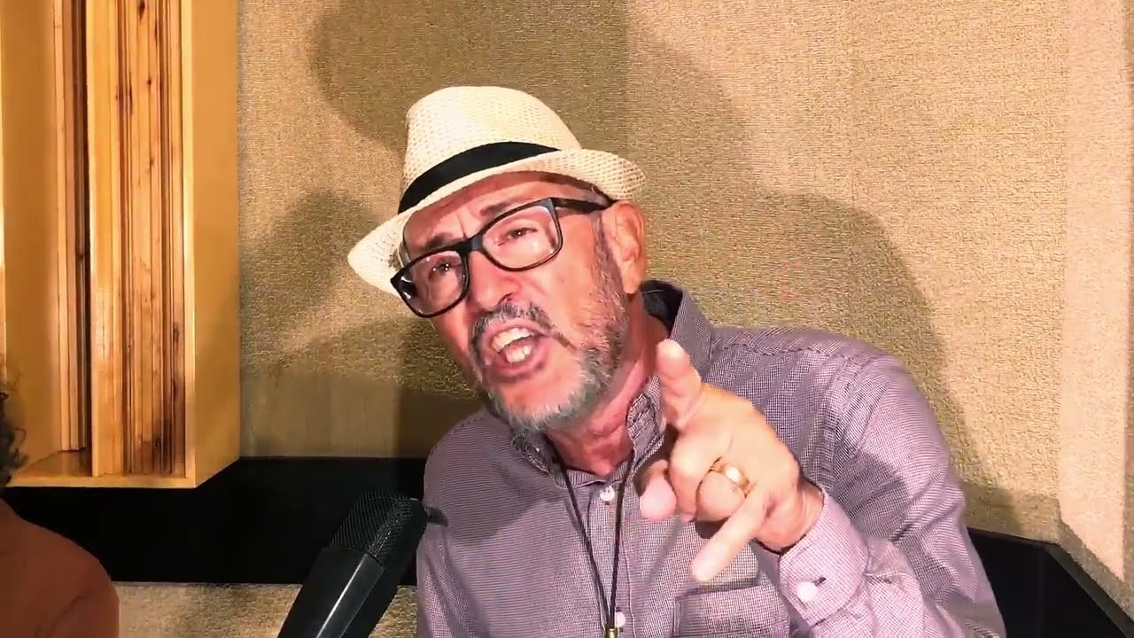 Gilton Della Cella interpreta MEDO. Autores: Bebé de Natércio e Marcos Maia.