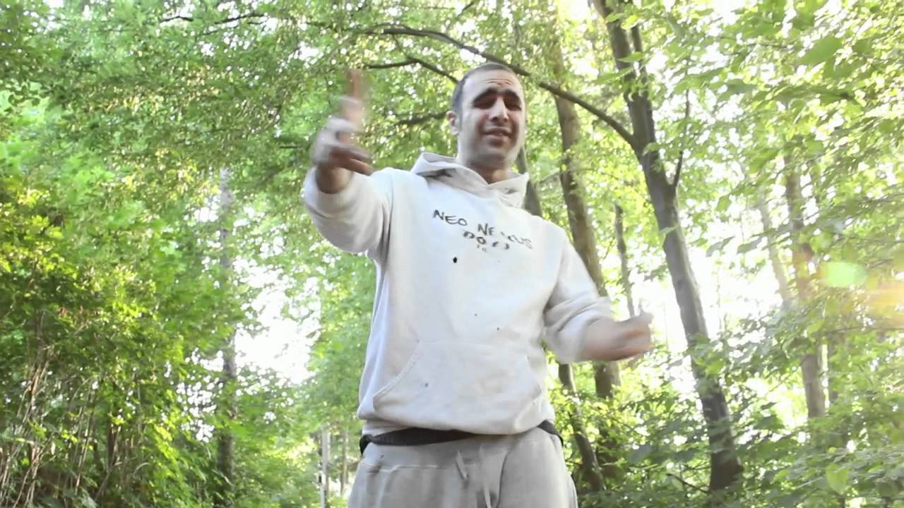 Operator Jones & Daily Buug - Zeitgemäss