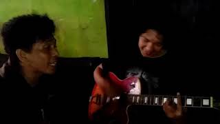 Beginilah jika tukang kayu main gitar