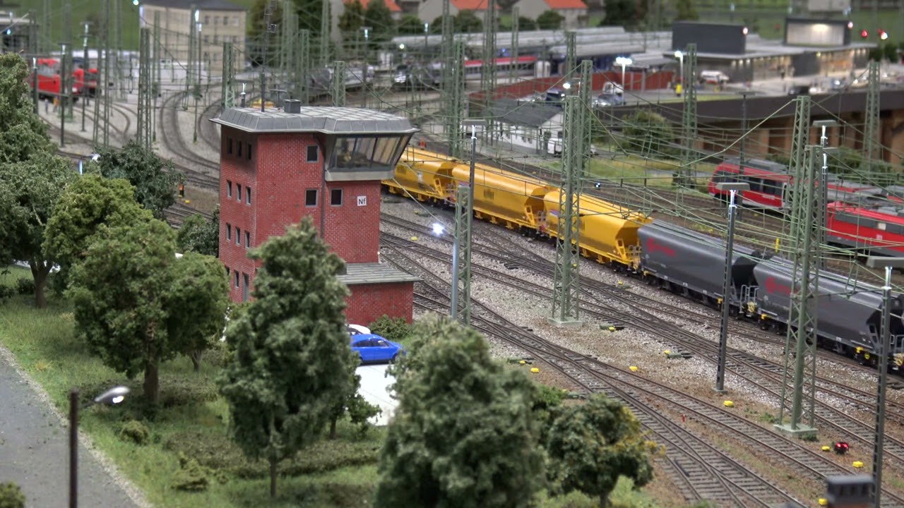 Übersicht mit BR 193 Vectron Ziganders und verschiedenen Varianten, ICE4, BR 120, BR 112,  cityjet.